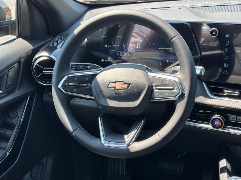Chevrolet Equinox Vehicle Full-screen Gallery Image 7