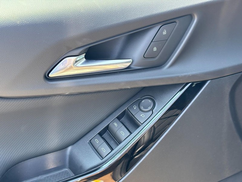 Chevrolet Equinox Vehicle Full-screen Gallery Image 11