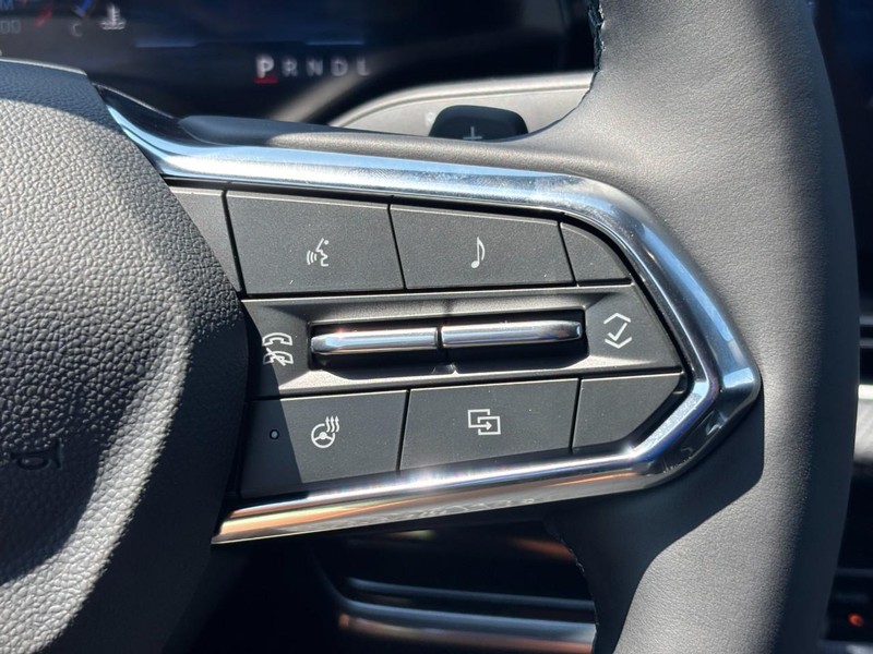 Chevrolet Equinox Vehicle Full-screen Gallery Image 13