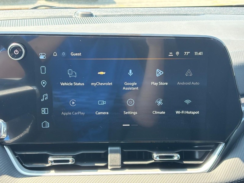 Chevrolet Equinox Vehicle Full-screen Gallery Image 15