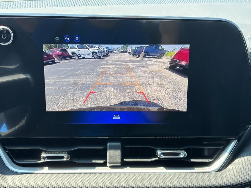 Chevrolet Equinox Vehicle Full-screen Gallery Image 17