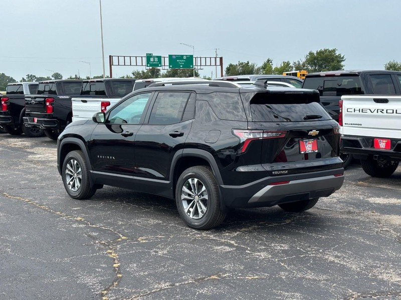 Chevrolet Equinox Vehicle Full-screen Gallery Image 3