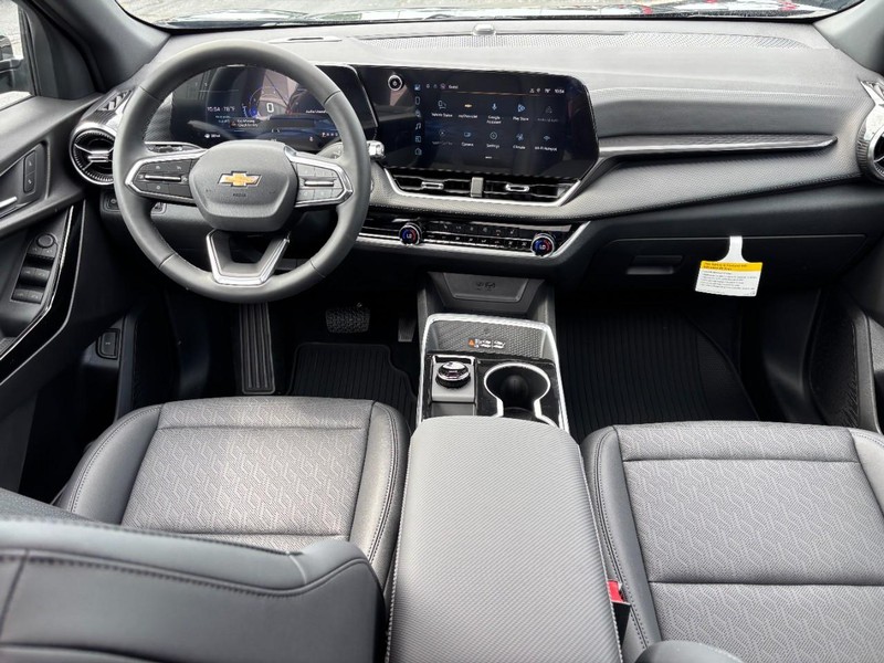 Chevrolet Equinox Vehicle Full-screen Gallery Image 6
