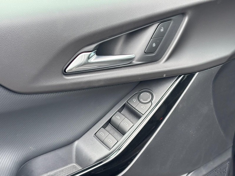 Chevrolet Equinox Vehicle Full-screen Gallery Image 11
