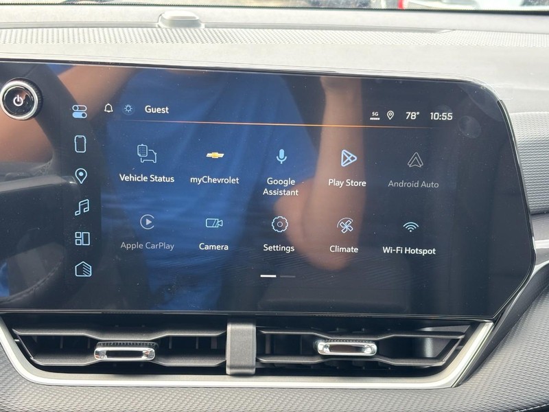 Chevrolet Equinox Vehicle Full-screen Gallery Image 15