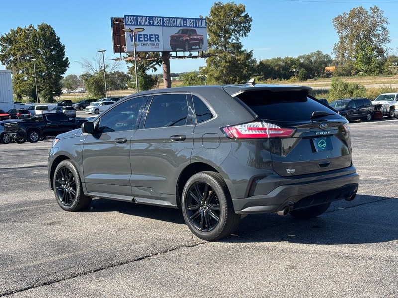 Ford Edge Vehicle Full-screen Gallery Image 03