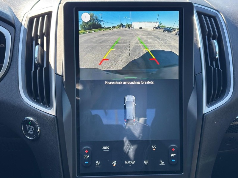 Ford Edge Vehicle Full-screen Gallery Image 22