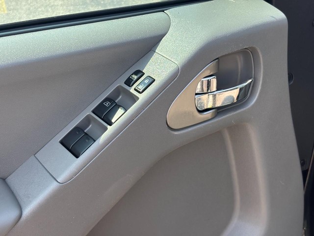 2016 Nissan Frontier SV - Photo 16