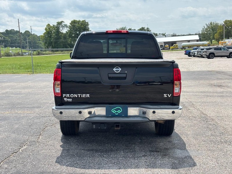 Nissan Frontier Vehicle Full-screen Gallery Image 4