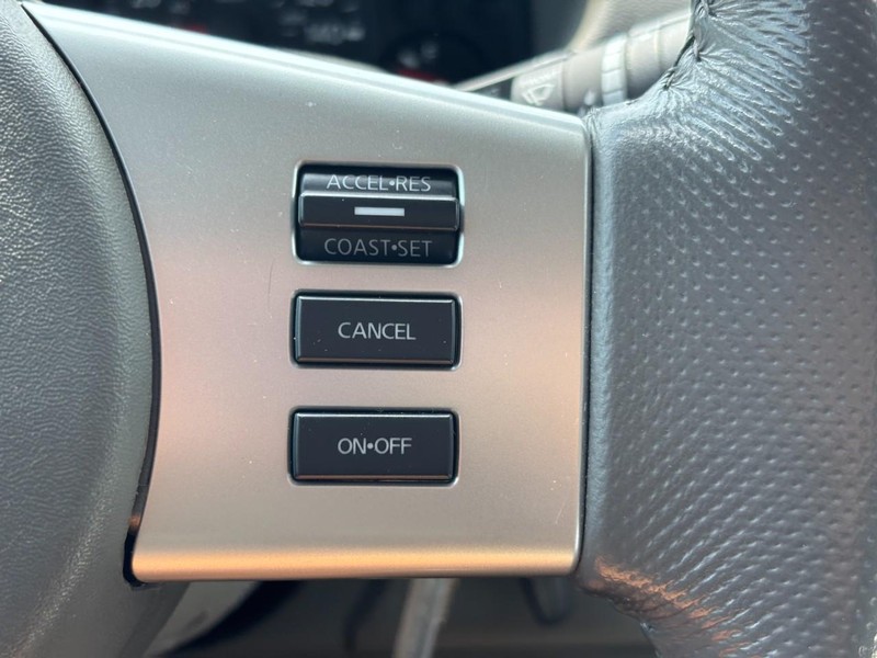 Nissan Frontier Vehicle Full-screen Gallery Image 18