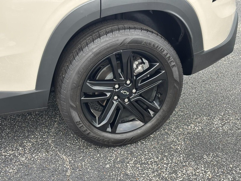 Chevrolet Trax Vehicle Full-screen Gallery Image 09