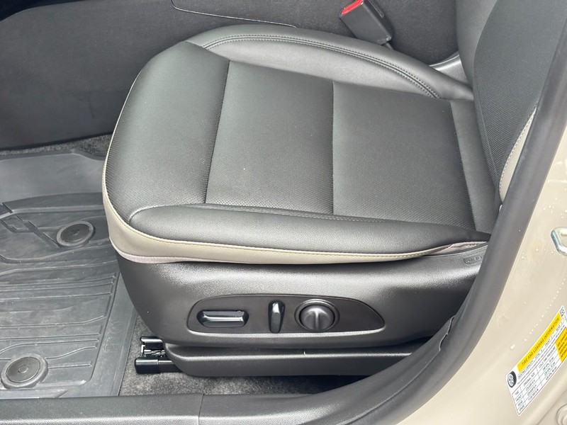 Chevrolet Trax Vehicle Full-screen Gallery Image 15