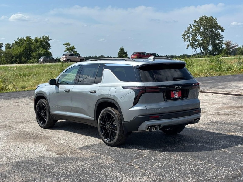 Chevrolet Traverse Vehicle Full-screen Gallery Image 3