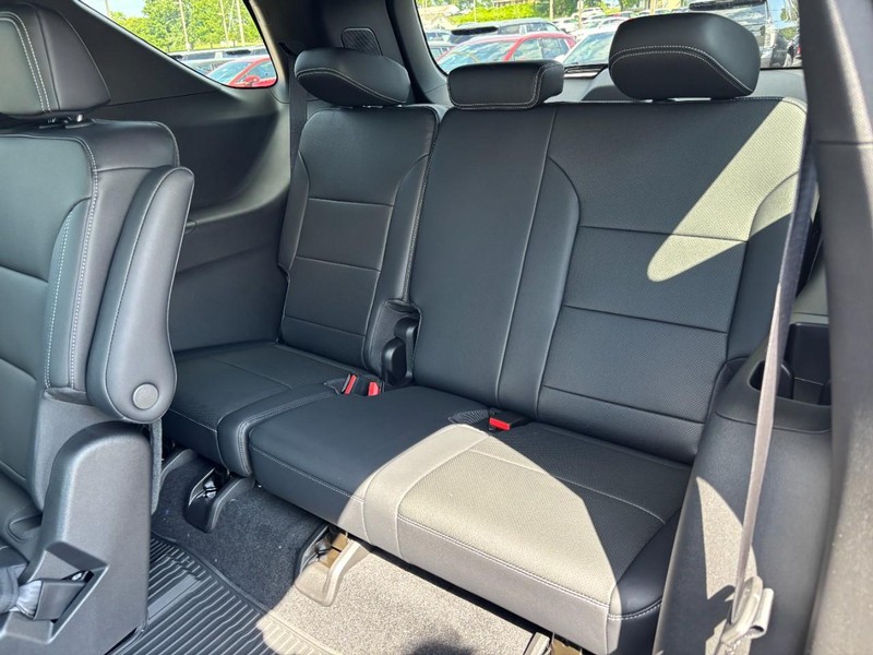 Chevrolet Traverse Vehicle Full-screen Gallery Image 5