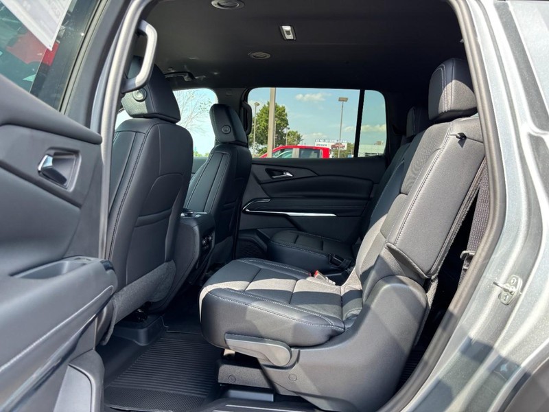 Chevrolet Traverse Vehicle Full-screen Gallery Image 6