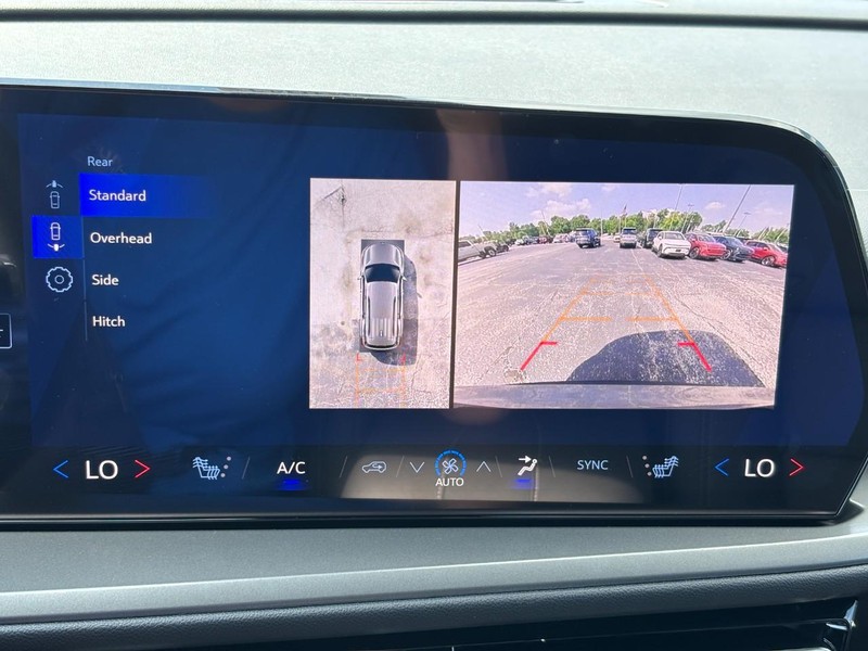 Chevrolet Traverse Vehicle Full-screen Gallery Image 17