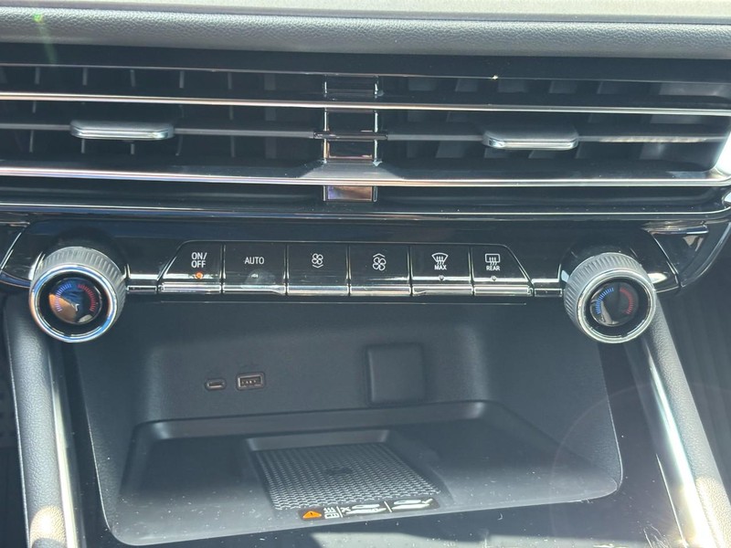 Chevrolet Traverse Vehicle Full-screen Gallery Image 18