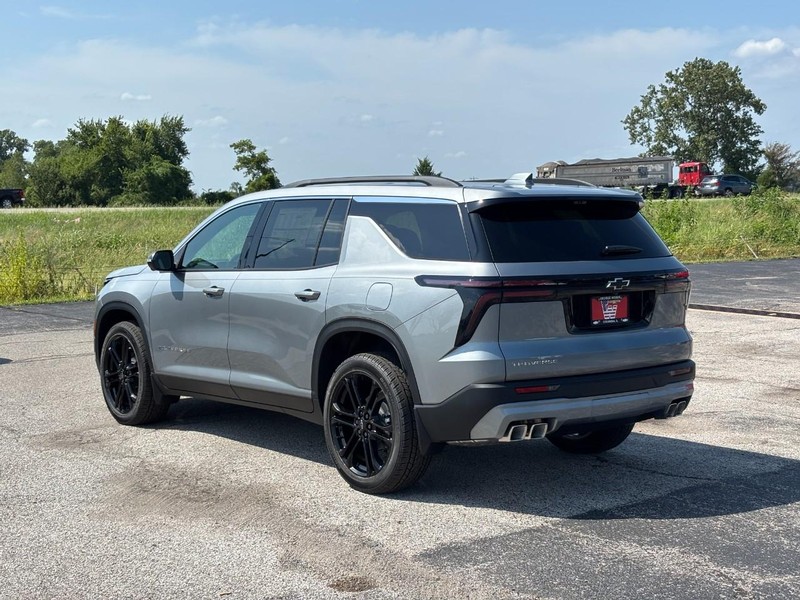 Chevrolet Traverse Vehicle Full-screen Gallery Image 3