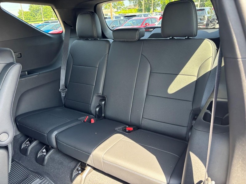 Chevrolet Traverse Vehicle Full-screen Gallery Image 5