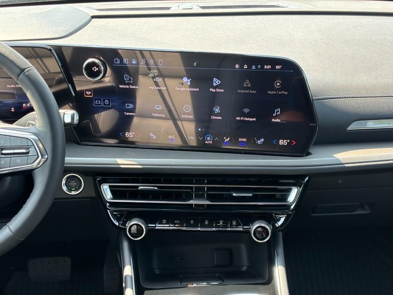 Chevrolet Traverse Vehicle Full-screen Gallery Image 9