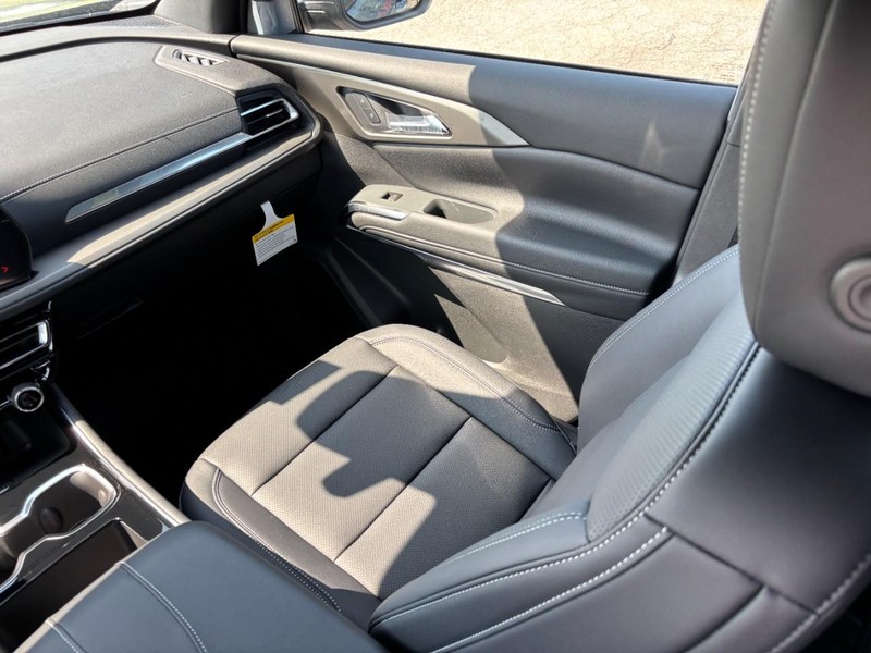Chevrolet Traverse Vehicle Full-screen Gallery Image 10