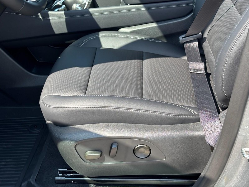 Chevrolet Traverse Vehicle Full-screen Gallery Image 11