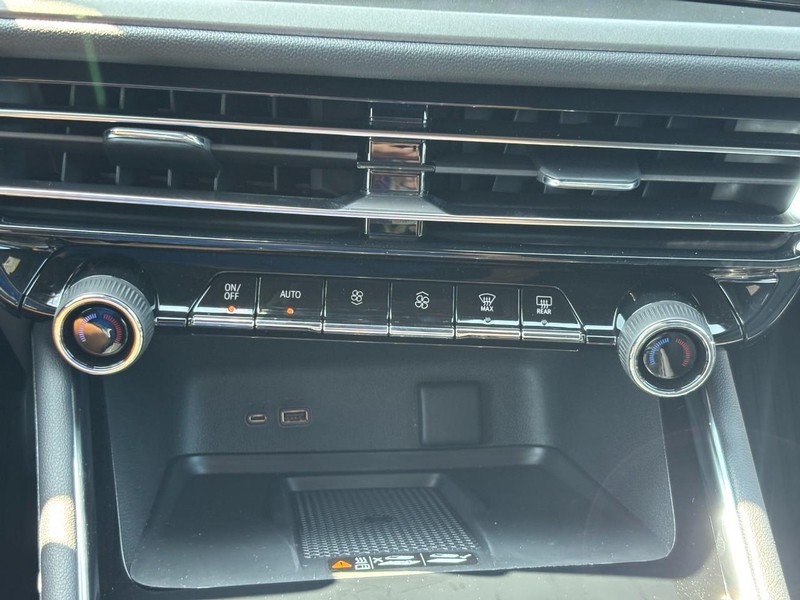 Chevrolet Traverse Vehicle Full-screen Gallery Image 19