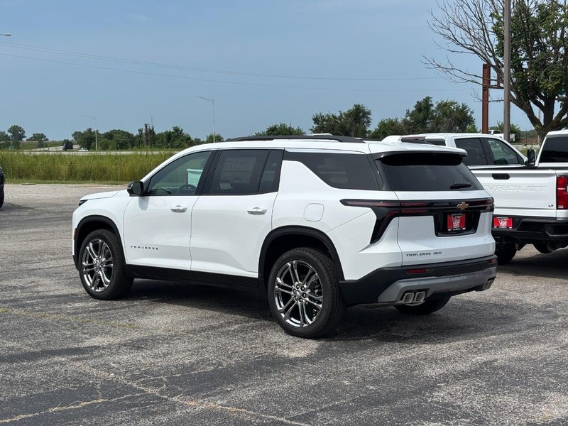 Chevrolet Traverse Vehicle Full-screen Gallery Image 3