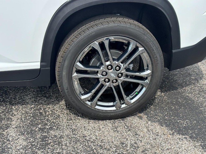 Chevrolet Traverse Vehicle Full-screen Gallery Image 4