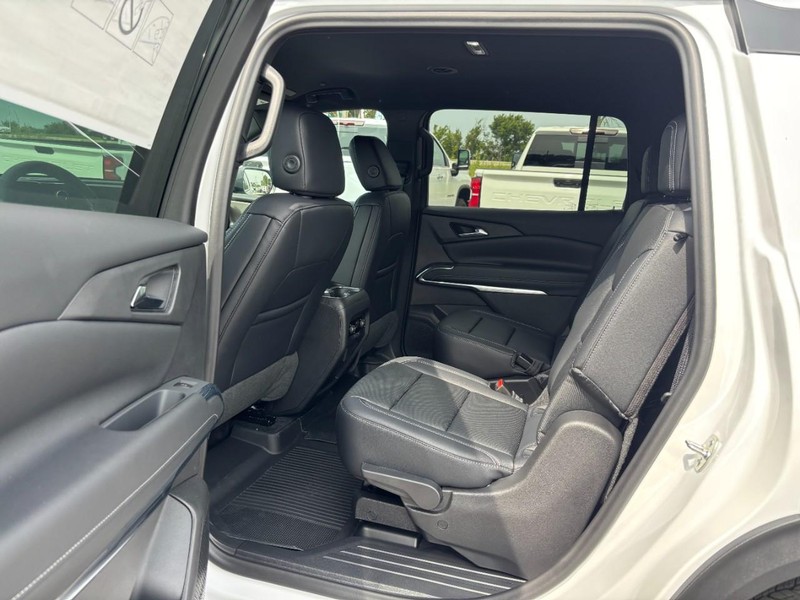 Chevrolet Traverse Vehicle Full-screen Gallery Image 6