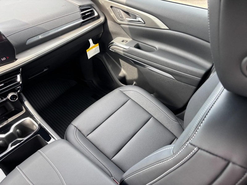 Chevrolet Traverse Vehicle Full-screen Gallery Image 10