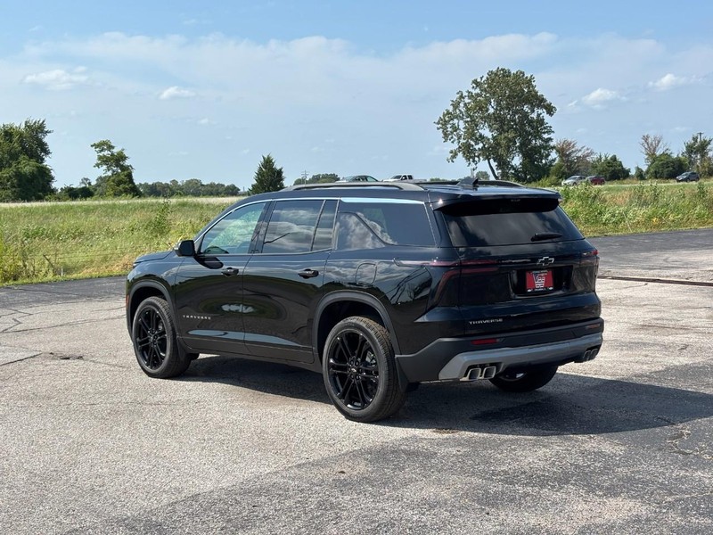 Chevrolet Traverse Vehicle Full-screen Gallery Image 3