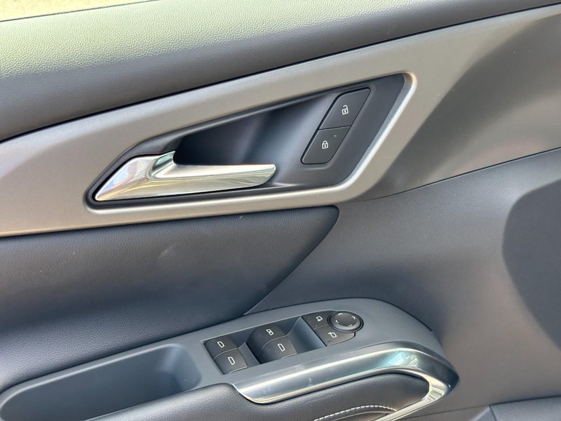 Chevrolet Traverse Vehicle Full-screen Gallery Image 12