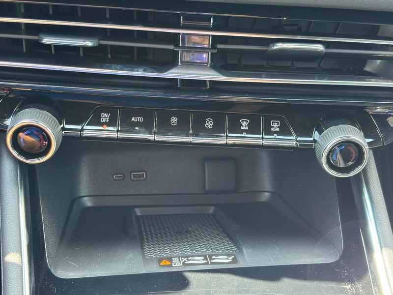 Chevrolet Traverse Vehicle Full-screen Gallery Image 19