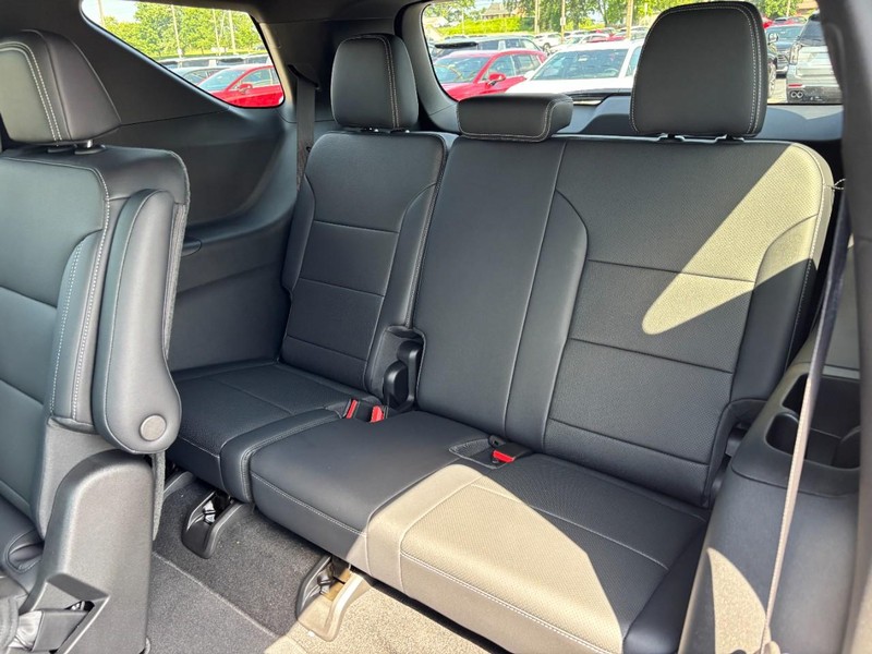Chevrolet Traverse Vehicle Full-screen Gallery Image 5