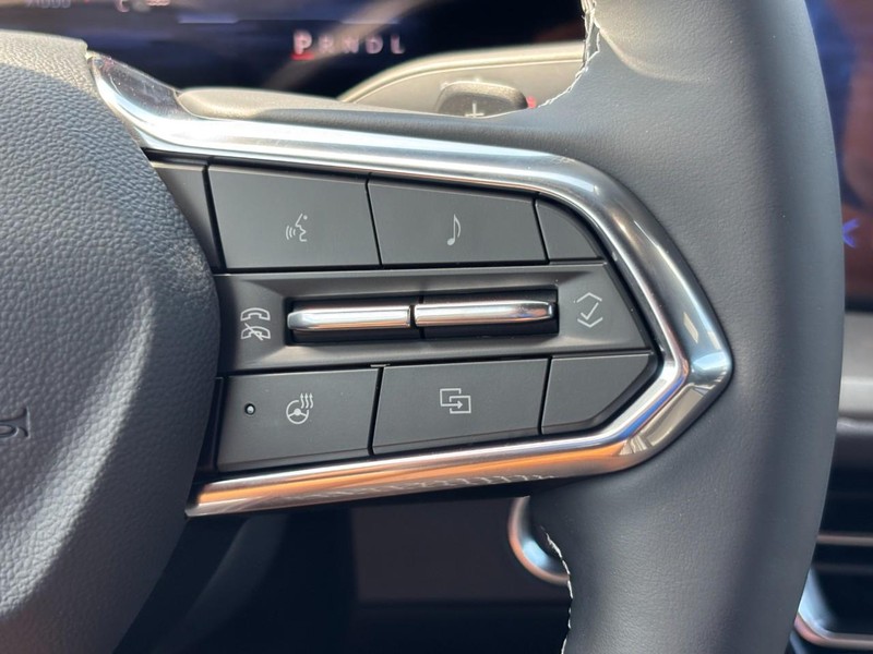 Chevrolet Traverse Vehicle Full-screen Gallery Image 14