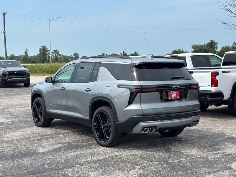 Chevrolet Traverse Vehicle Full-screen Gallery Image 3