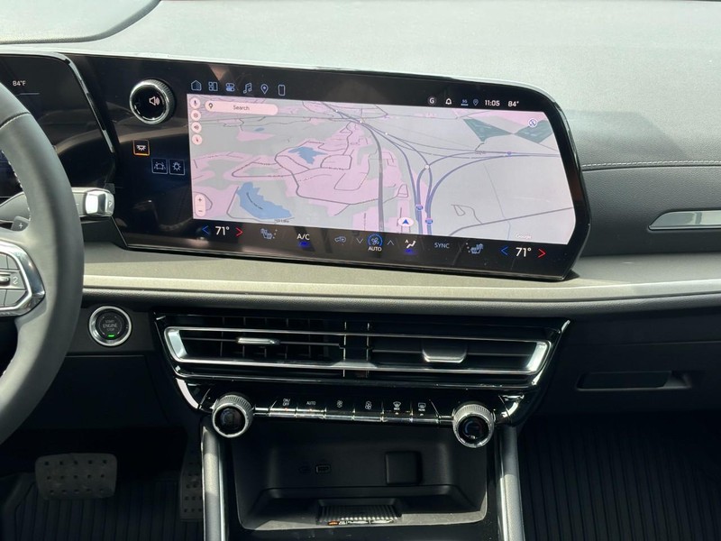 Chevrolet Traverse Vehicle Full-screen Gallery Image 9