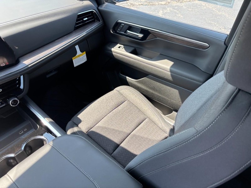 Chevrolet Tahoe Vehicle Full-screen Gallery Image 10