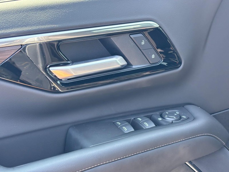 Chevrolet Tahoe Vehicle Full-screen Gallery Image 12