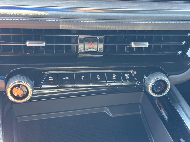 Chevrolet Tahoe Vehicle Full-screen Gallery Image 19