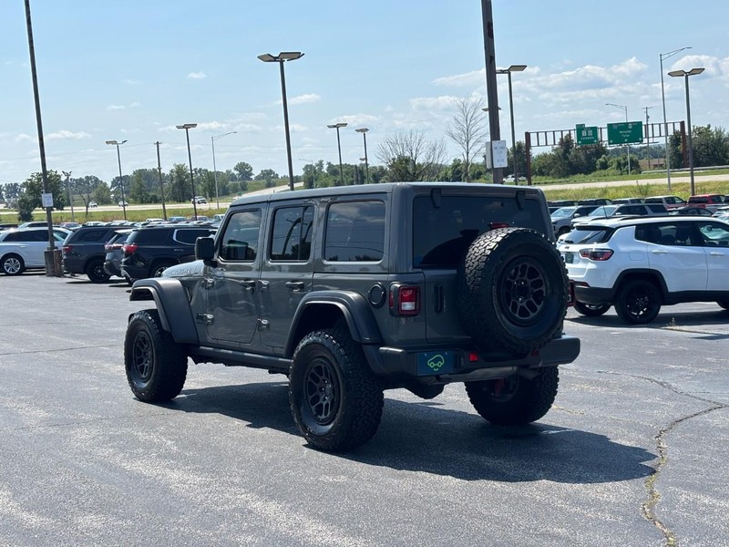 Jeep Wrangler Vehicle Full-screen Gallery Image 3