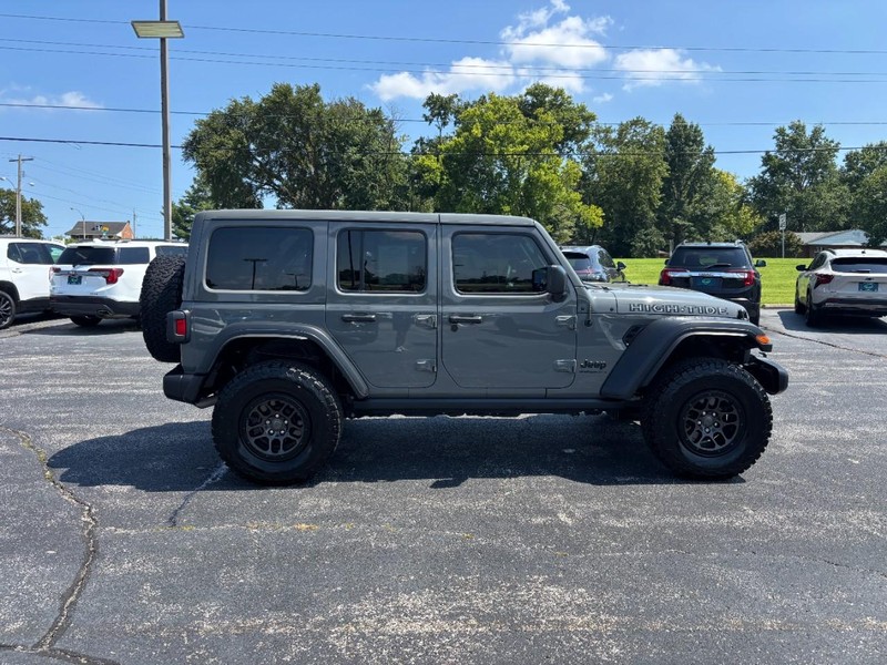 Jeep Wrangler Vehicle Full-screen Gallery Image 6