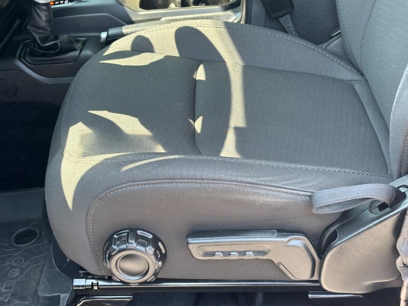 Jeep Wrangler Vehicle Full-screen Gallery Image 15