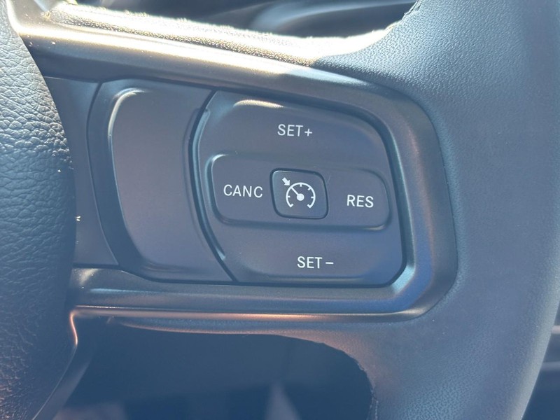 Jeep Wrangler Vehicle Full-screen Gallery Image 18
