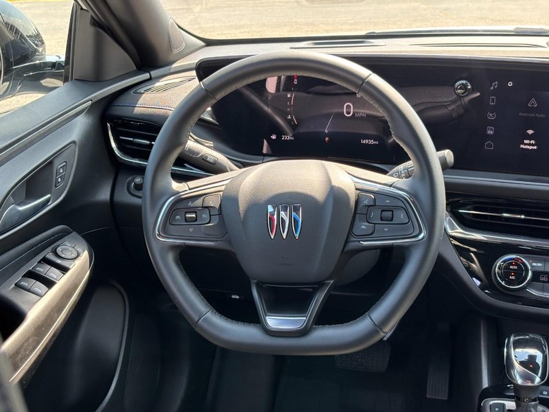 Buick Envista Vehicle Full-screen Gallery Image 12