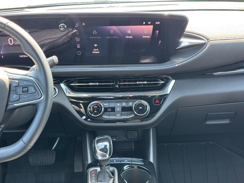 Buick Envista Vehicle Full-screen Gallery Image 13