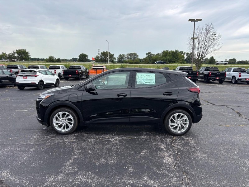Chevrolet Bolt Vehicle Full-screen Gallery Image 2