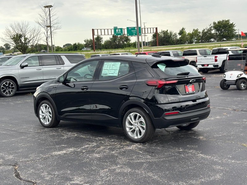 Chevrolet Bolt Vehicle Full-screen Gallery Image 3