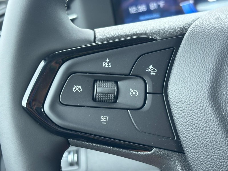 Chevrolet Bolt Vehicle Full-screen Gallery Image 12